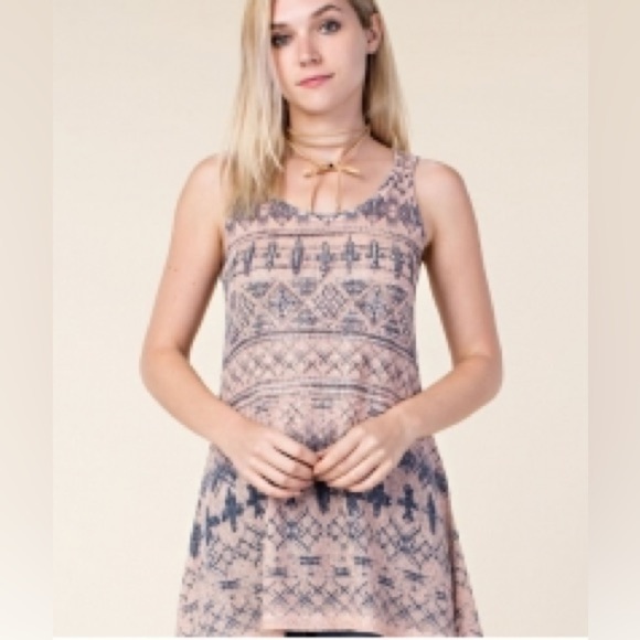 Vocal Aztec Tribal Tank Top Embellished Crystals Size Medium Lightweight Knit - Picture 1 of 9